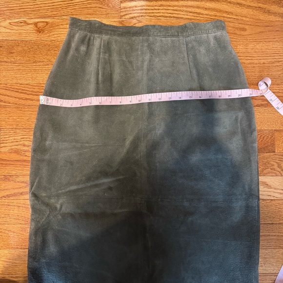 JH Collectibles Green Suede Skirt - Picture 9 of 9
